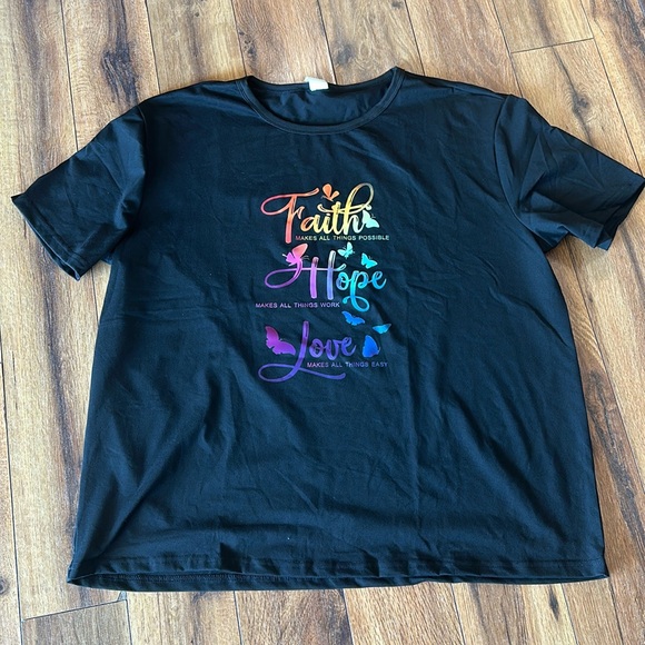 Women’s Top - Picture 1 of 2